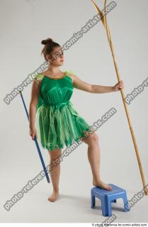 2020 01 KATERINA STANDING POSE WITH SPEAR AND SWORD (8)